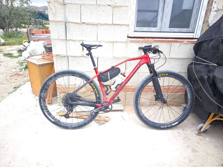 Used Mondraker CHRONO CARBON R 2022 2022 Mountainbike, Rosso — image 2 of 7