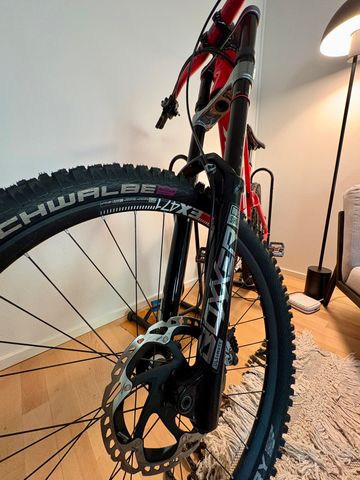 Used Trek Session C 27.5 Frameset 2023 2023 Mountainbike, Red — image 4 of 5