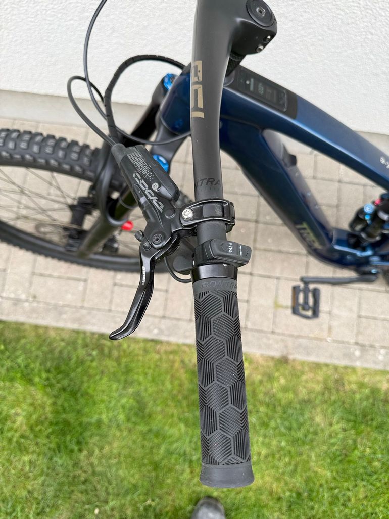 Used Trek Fuel EXe 9.8 GX AXS 2023 2023 Mountainbike — image 12 of 18