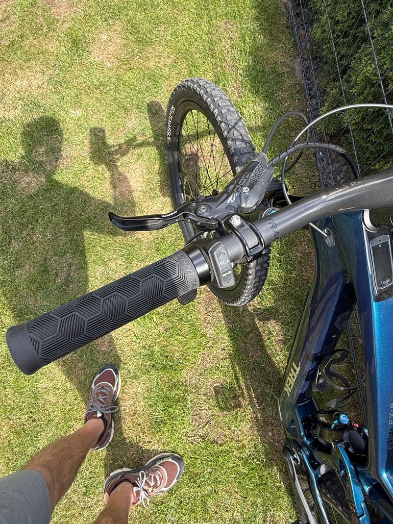 Used Trek Fuel EXe 9.8 GX AXS 2023 2023 Mountainbike, Blue, 29 — image 14 of 20