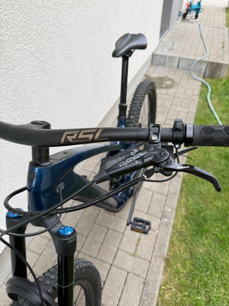 Used Trek Fuel EXe 9.8 GX AXS 2023 2023 Mountainbike — image 7 of 18