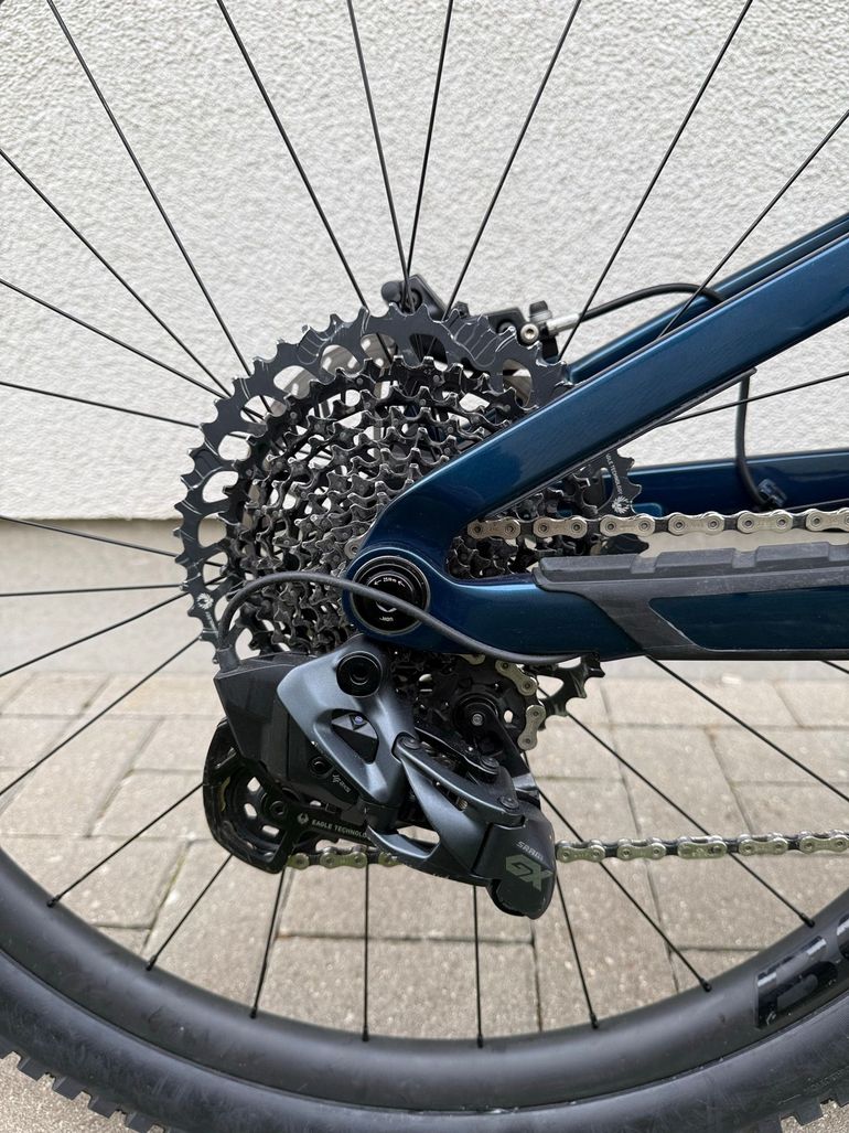 Used Trek Fuel EXe 9.8 GX AXS 2023 2023 Mountainbike — image 3 of 18