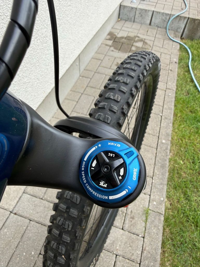 Used Trek Fuel EXe 9.8 GX AXS 2023 2023 Mountainbike — image 15 of 18
