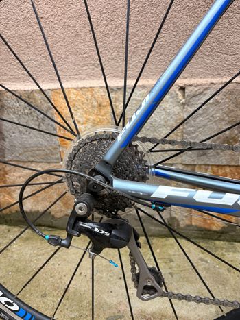 Used Fuji Gran Fondo Shimano 105 2017 Road & Gravel, Light Gray — image 4 of 9