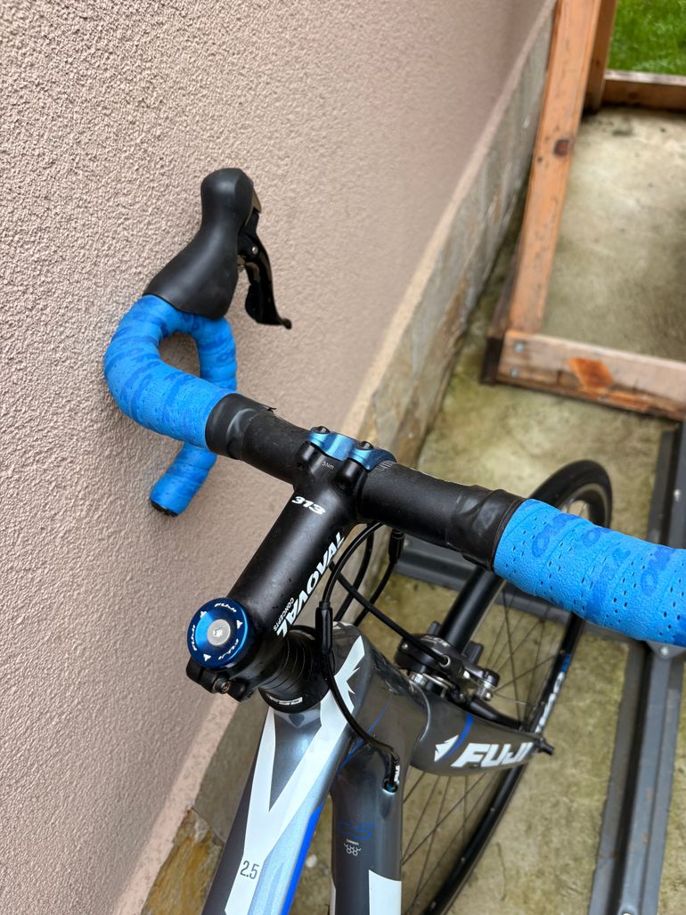 Used Fuji Gran Fondo Shimano 105 2017 Road & Gravel, Light Gray — image 6 of 9