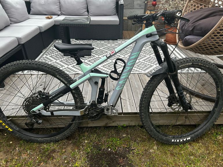 Used Canyon Strive CF 7 2021 2021 Mountainbike — image 8 of 9