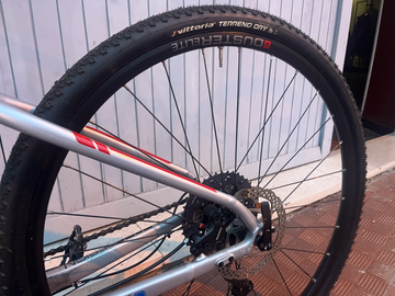 Trek X-caliber 2021 XT 2021 Mountainbike usato, Grigio chiaro — immagine 8 di 12
