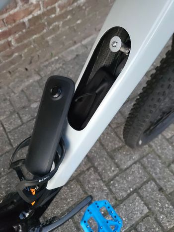 Used Focus Raven Shimano Deore XT 2025 Mountainbike, Light Gray — image 12 of 20