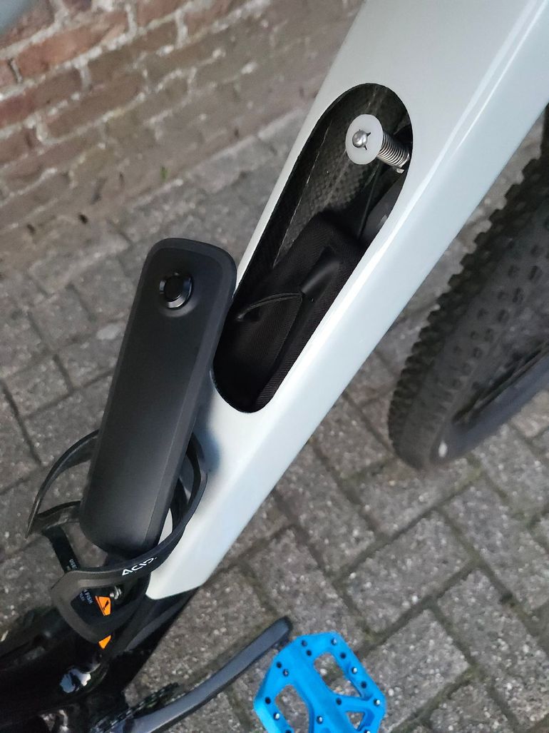 Used Focus Raven Shimano Deore XT 2025 Mountainbike, Light Gray — image 12 of 20