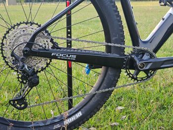 Used Focus Raven Shimano Deore XT 2025 Mountainbike, Light Gray — image 3 of 20