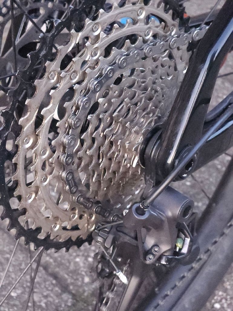 Used Focus Raven Shimano Deore XT 2025 Mountainbike, Light Gray — image 17 of 20