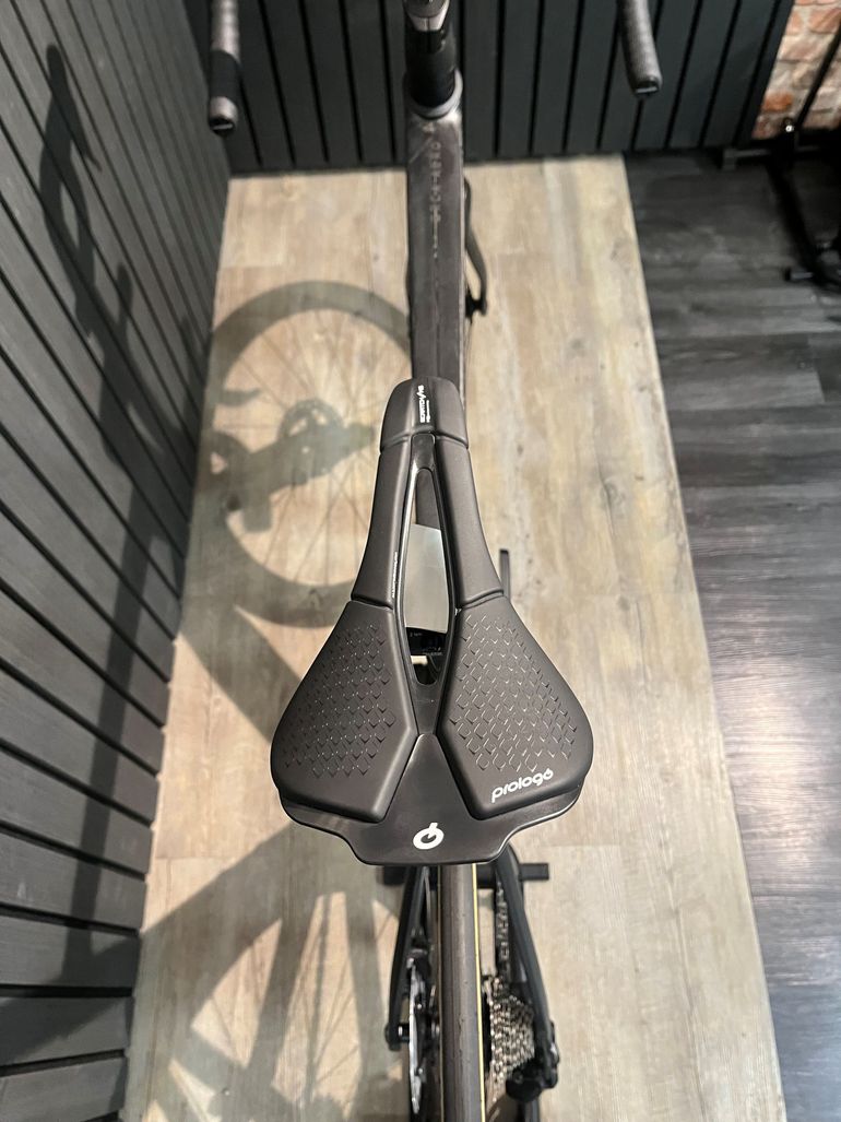 Used Orbea ORCA AERO M20iLTD 2024 2024 Road & Gravel — image 8 of 9