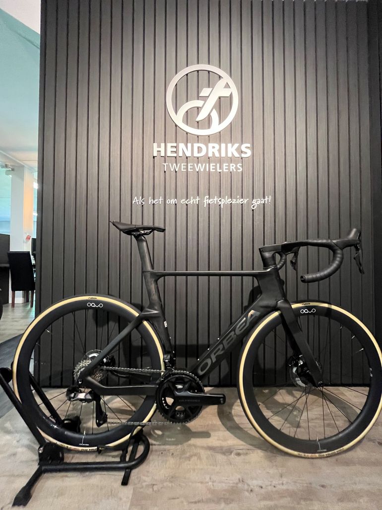 Used Orbea ORCA AERO M20iLTD 2024 2024 Road & Gravel — image 1 of 9