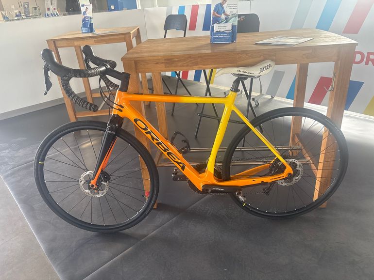 Used Orbea GAIN D30 20mph 2022 2022 Road & Gravel, Orange — image 2 of 9
