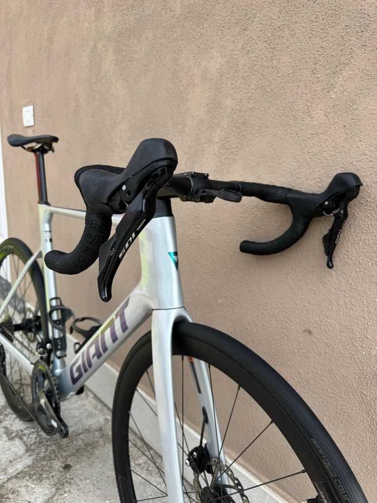 Used Giant Propel Advanced 2 2023 2023 Road & Gravel, Light Gray — image 3 of 19