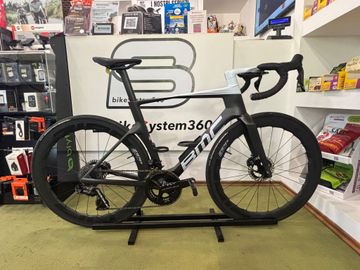 Używany BMC Teammachine R 01 TWO 2026 2026 Road & Gravel — zdjęcie 1 z 5