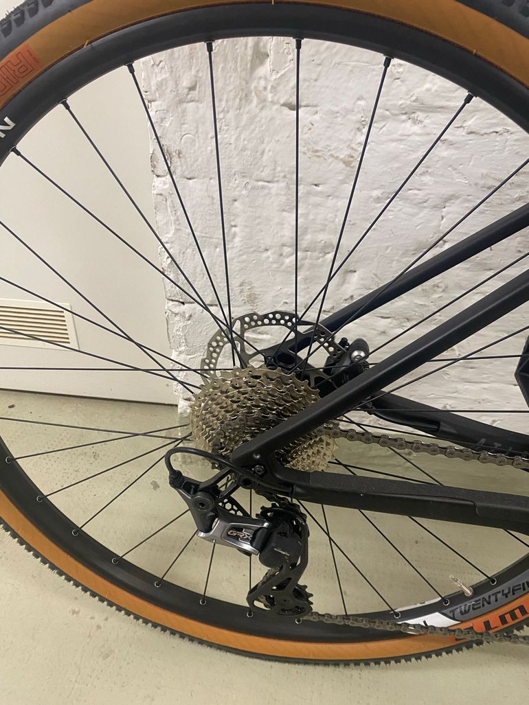 Used Focus Atlas Shimano GRX 2023 Road & Gravel, Black — image 4 of 8