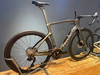 Used Pinarello F5 105 Di2 2026 2026 Road & Gravel, Green — image 2 of 7