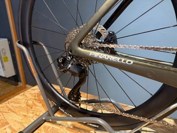 Used Pinarello F5 105 Di2 2026 2026 Road & Gravel, Green — image 5 of 7