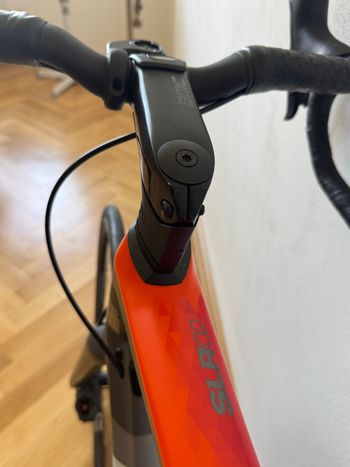 Used BMC Teammachine SLR02 DISC ONE 2020 2020 Road & Gravel, Light Gray — image 8 of 16