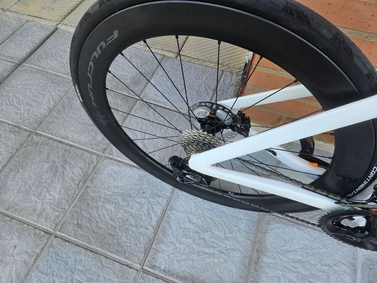 Used Canyon Aeroad CF SLX 9 Di2 2025 2025 Road & Gravel — image 3 of 8