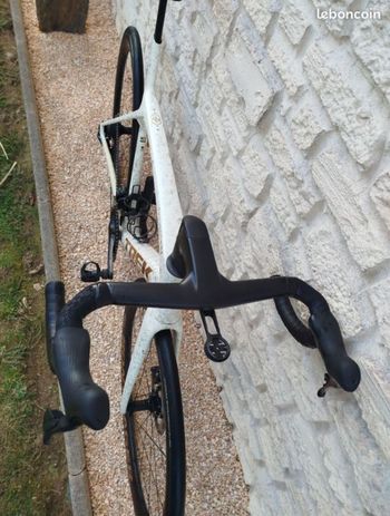 Used Trek Madone SLR 7 Gen 8 2025 2025 Road & Gravel — image 3 of 5