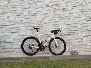 Used Trek Madone SLR 7 Gen 8 2025 2025 Road & Gravel — image 4 of 5