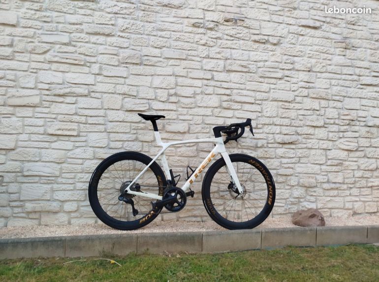 Used Trek Madone SLR 7 Gen 8 2025 2025 Road & Gravel — image 4 of 5