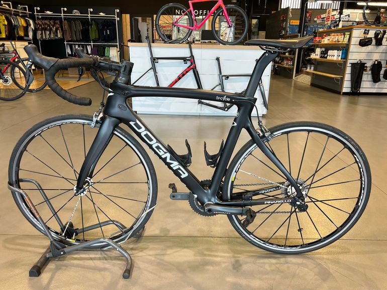 Used Pinarello DOGMA F8 2015 2015 Road & Gravel, Black — image 2 of 3