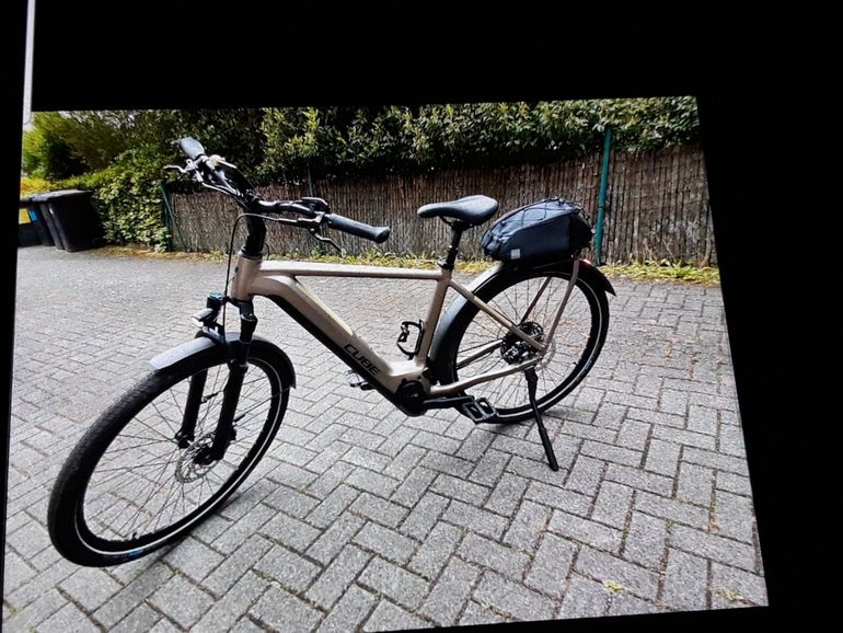 Used Cube Kathmandu Hybrid Pro 750 e- Bike Trekking 28/ 29 Zoll Cube Kathmandu Hybrid Pro 750 E- Trekking 2024 Urban, Nero — image 1 of 11