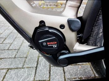 Used Cube Kathmandu Hybrid Pro 750 e- Bike Trekking 28/ 29 Zoll Cube Kathmandu Hybrid Pro 750 E- Trekking 2024 Urban, Nero — image 8 of 11