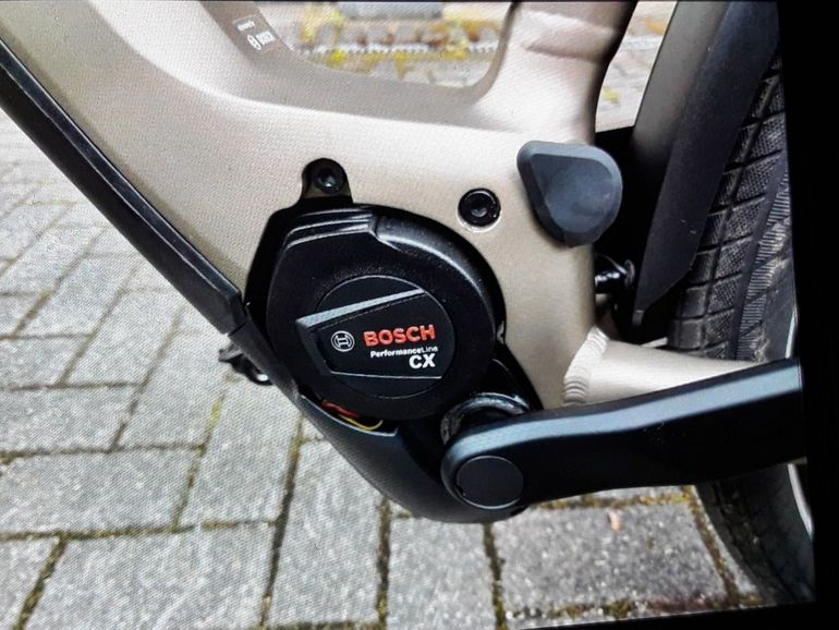 Used Cube Kathmandu Hybrid Pro 750 e- Bike Trekking 28/ 29 Zoll Cube Kathmandu Hybrid Pro 750 E- Trekking 2024 Urban, Nero — image 8 of 11