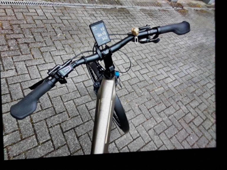 Used Cube Kathmandu Hybrid Pro 750 e- Bike Trekking 28/ 29 Zoll Cube Kathmandu Hybrid Pro 750 E- Trekking 2024 Urban, Nero — image 4 of 11