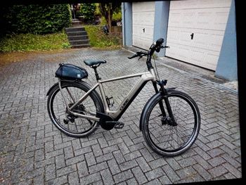 Used Cube Kathmandu Hybrid Pro 750 e- Bike Trekking 28/ 29 Zoll Cube Kathmandu Hybrid Pro 750 E- Trekking 2024 Urban, Nero — image 2 of 11