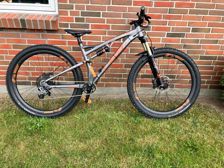 Used Whyte Custom SRAM XX1 2016 Mountainbike, Light Gray — image 1 of 11