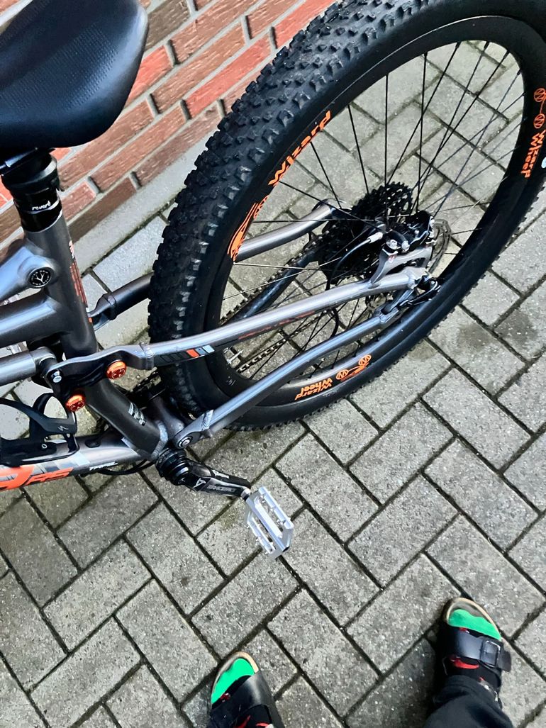 Used Whyte Whyte Custom SRAM XX1 2016 Mountainbike, Light Gray — image 3 of 4
