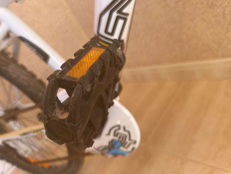 Used DECATHLON DECATHLON Custom Other Shimano 2018 Youth, White — image 6 of 16