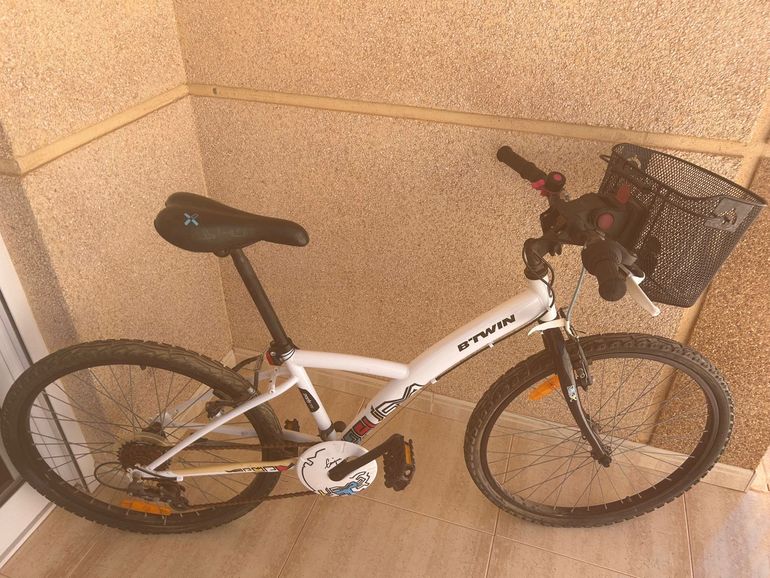 Used DECATHLON DECATHLON Custom Other Shimano 2018 Youth, White — image 2 of 16