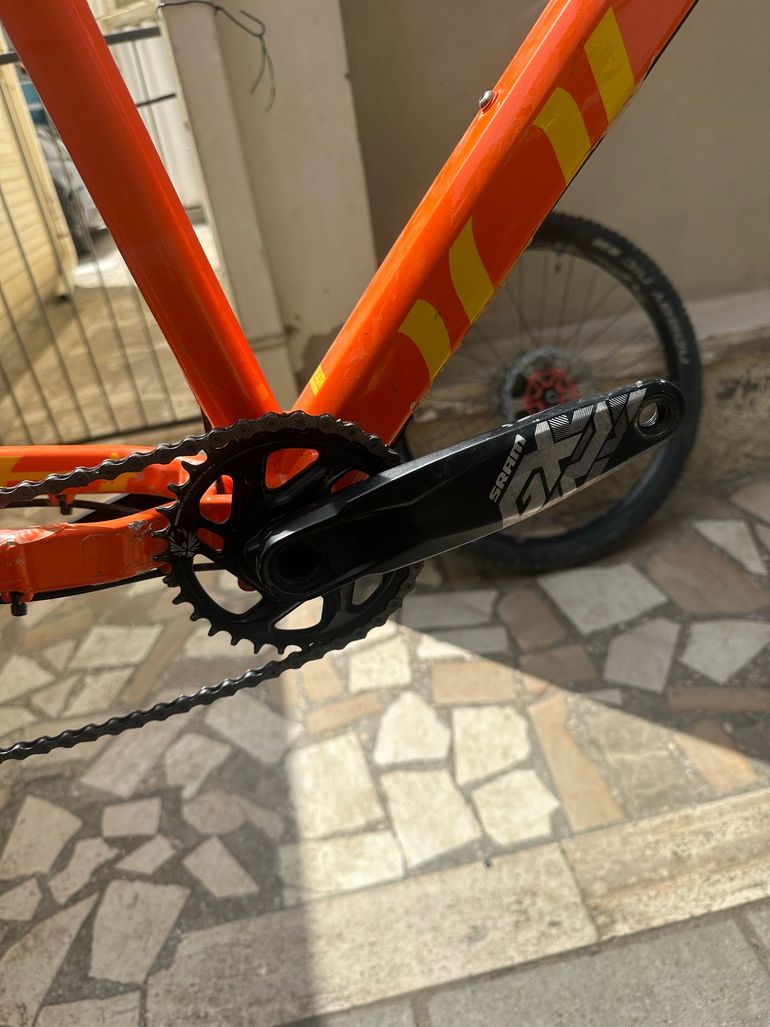 Used Mondraker Vantage Frameset 2016 Mountainbike, Orange — image 3 of 7