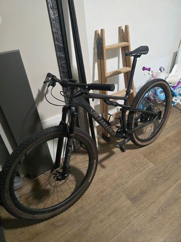 Used Specialized Epic Pro 2022 2022 Mountainbike, Black, 29 — image 2 of 9