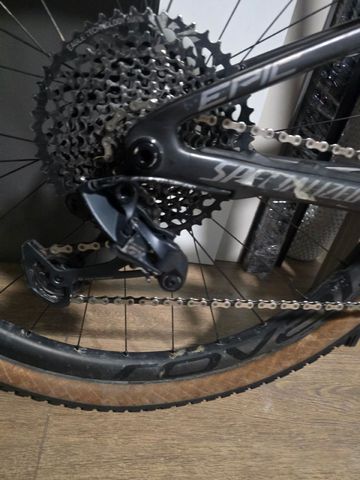 Used Specialized Epic Pro 2022 2022 Mountainbike, Black, 29 — image 7 of 9