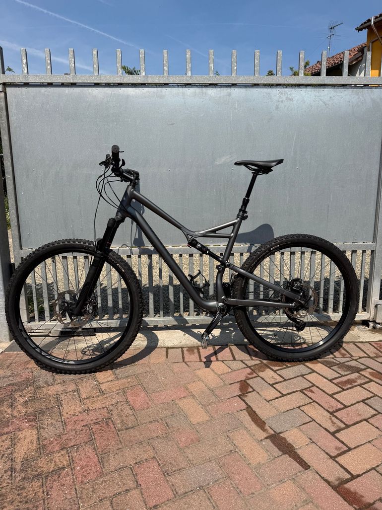 Used Specialized Camber Comp 29 2017 2017 Mountainbike, Light Gray, 29 — image 1 of 6