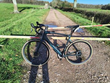 Used BMC Roadmachine AMP ONE 2023 2023 Road & Gravel, Blue — image 3 of 4