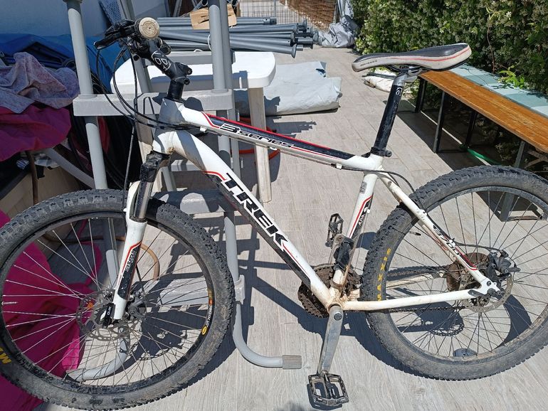 Used Trek Alpha Shimano Altus 2017 Mountainbike, White — image 2 of 5