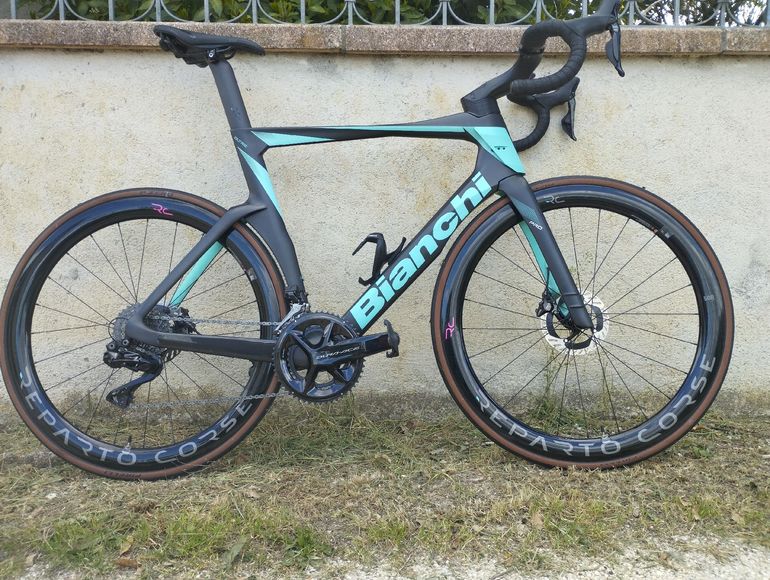 Used Bianchi Oltre PRO Durace Di2 2023 2023 Road & Gravel, Grün — image 1 of 12