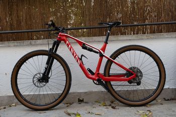 Used Canyon LUX Shimano Deore XT 2019 Mountainbike, Rosso — image 8 of 15