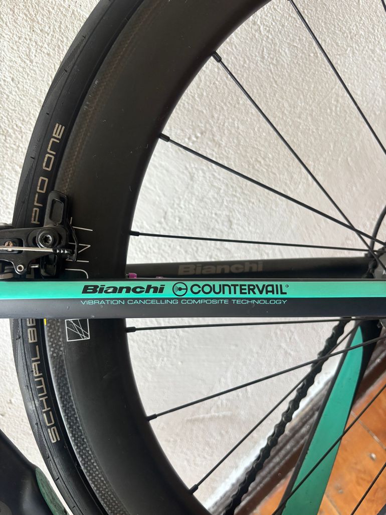Used Bianchi Oltre Campagnolo Super Record 2021 Road & Gravel, Negro — image 5 of 5