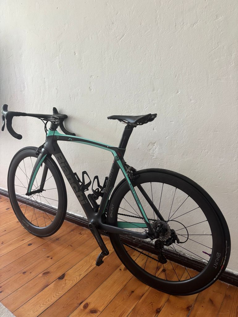 Used Bianchi Oltre Campagnolo Super Record 2021 Road & Gravel, Negro — image 4 of 5