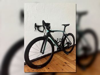 Used Bianchi Oltre Campagnolo Super Record 2021 Road & Gravel, Black — image 2 of 5