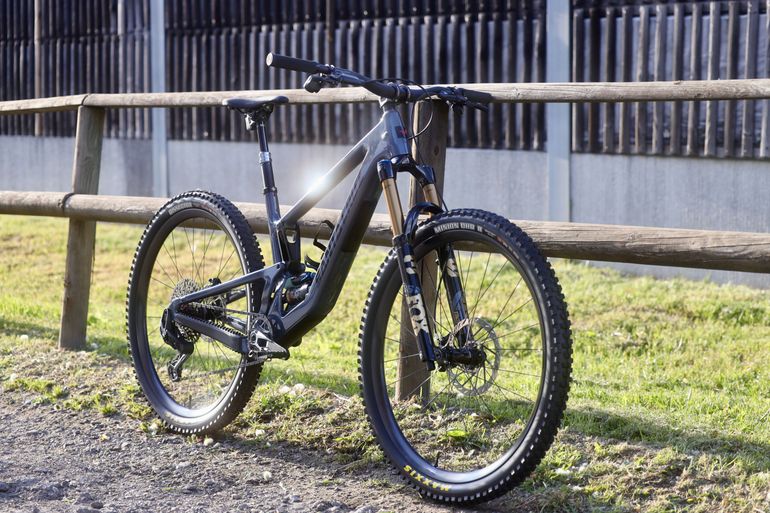 Used Santa Cruz HIGHTOWER X0 AXS / Carbon CC 2024 2024 Mountainbike — image 2 of 12